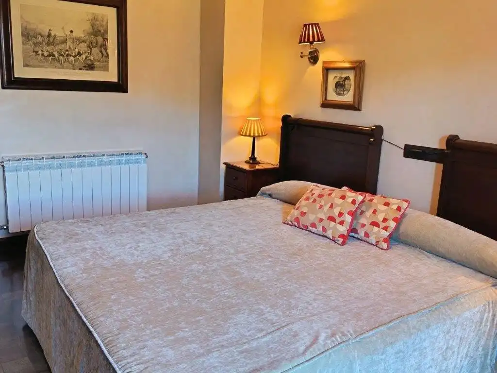 Bedroom of Buildings for sale in Navalonguilla