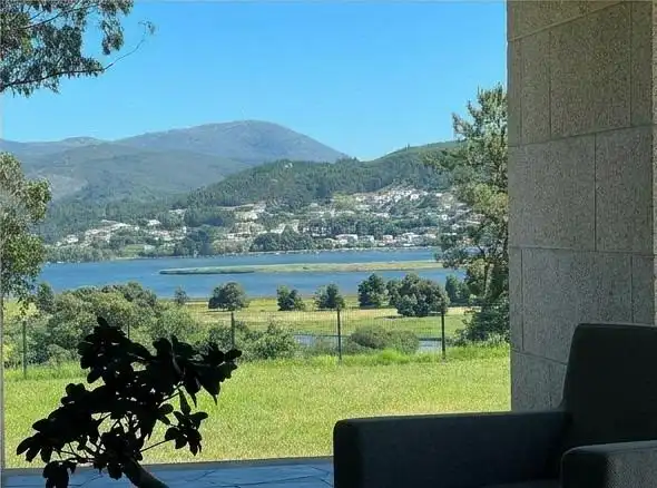 Vista exterior de Casa o chalet en venta en O Rosal   con Calefacción, Jardín privado y Terraza