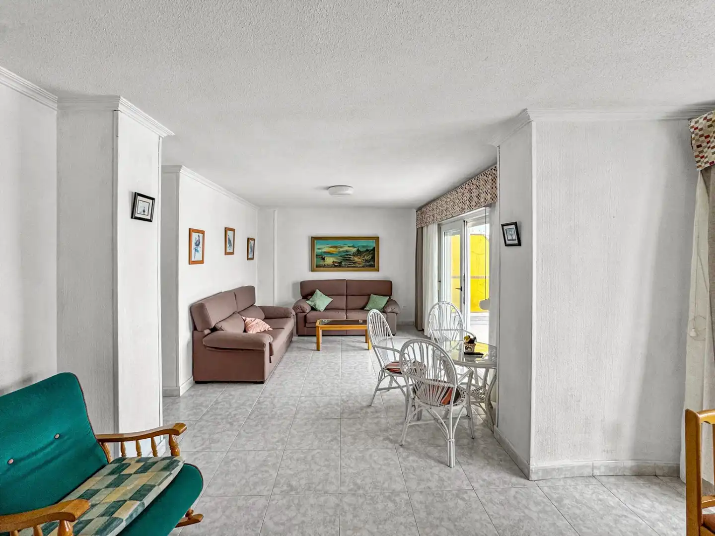 Sala de estar de Apartamento en venta en Torrevieja con Trastero, Amueblado y Horno