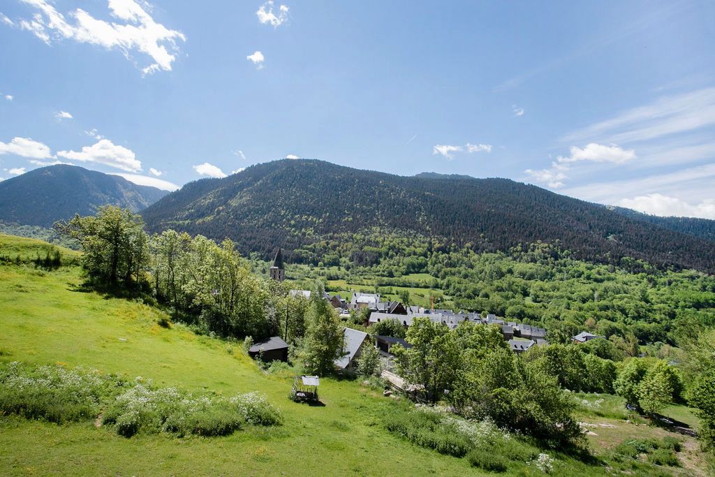 Exterior view of Duplex for sale in Naut Aran  with Heating, Parquet flooring and Storage room