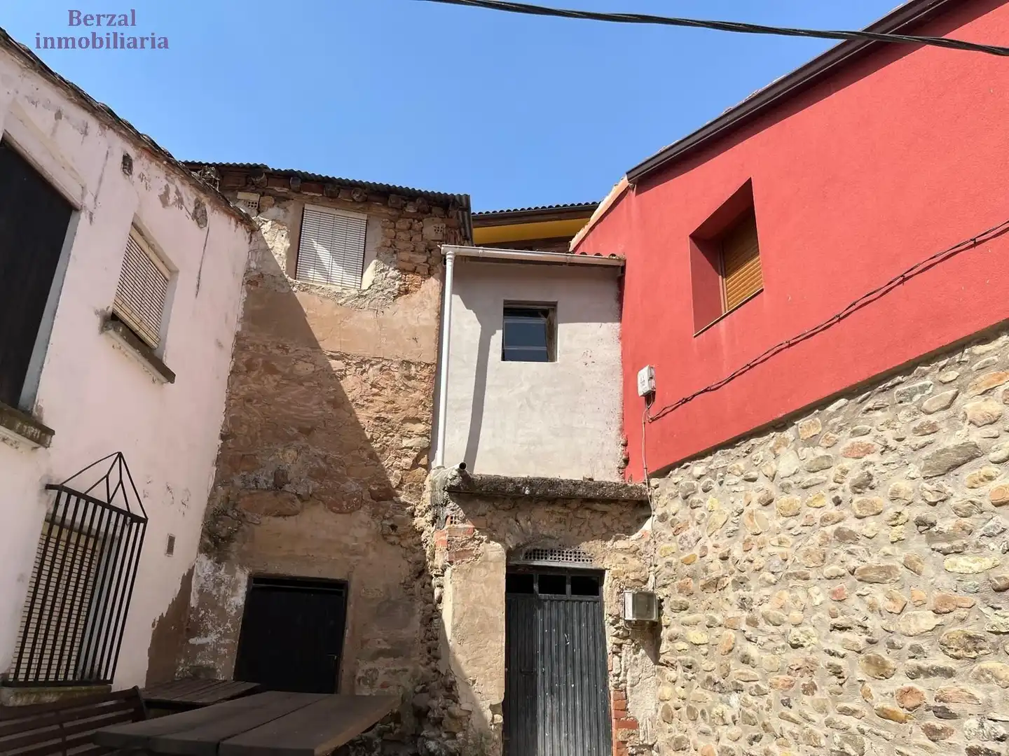 Vista exterior de Casa o xalet en venda en Santa Engracia del Jubera
