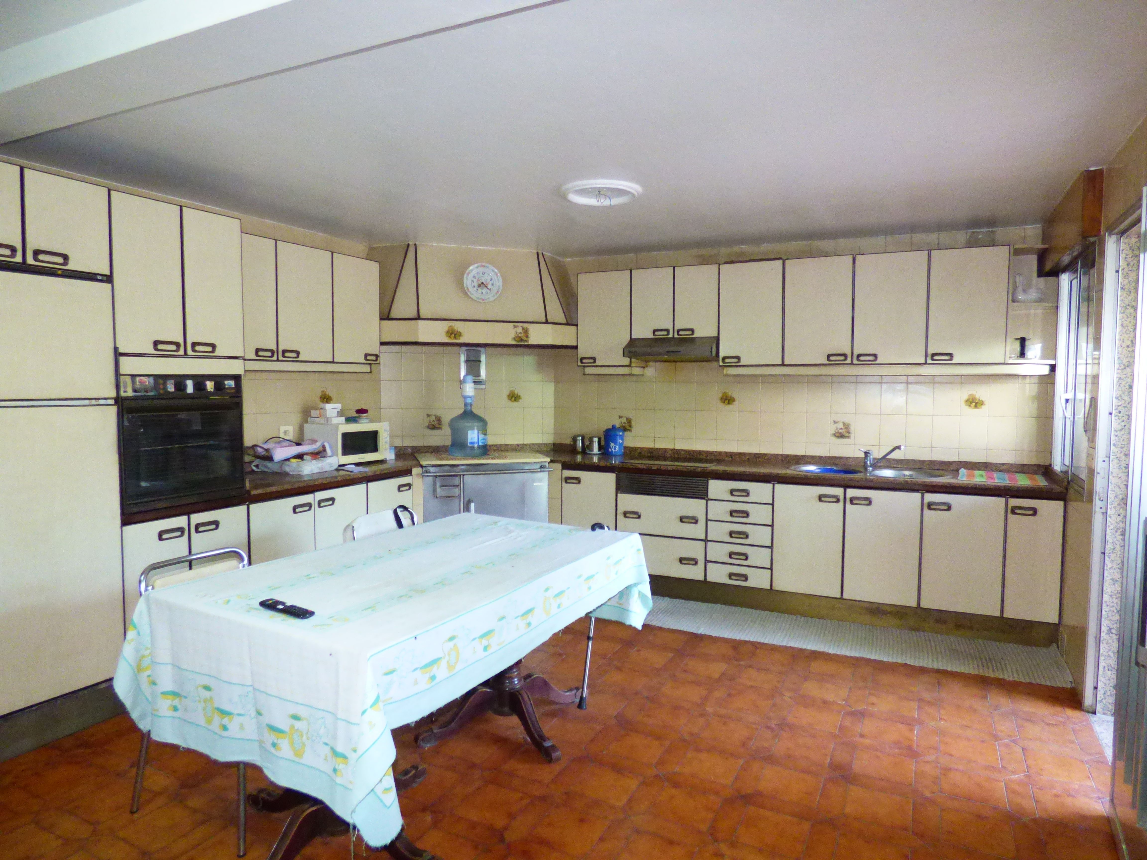 Cuina de Casa o xalet en venda en Soba amb Jardí privat i Terrassa