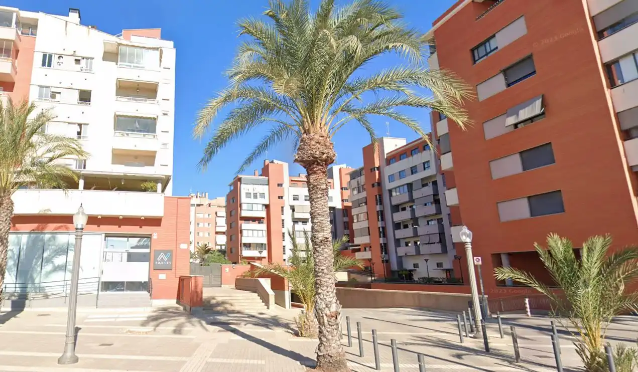Vista exterior de Piso en venta en Elche / Elx con Piscina comunitaria