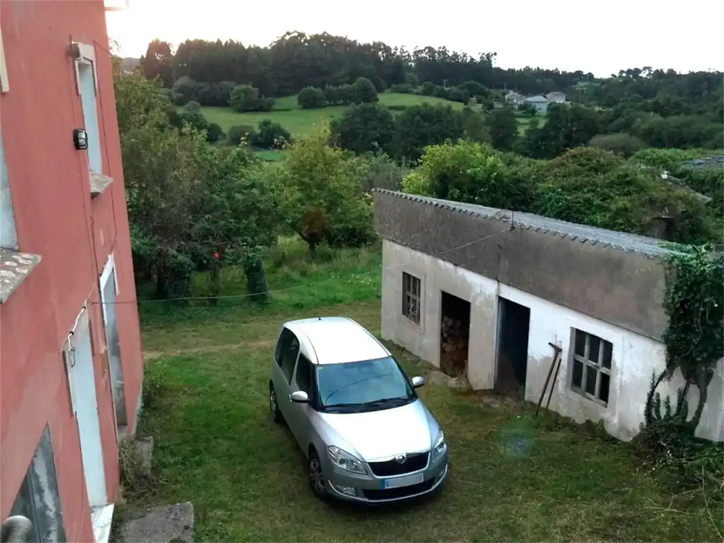 Aparcament de Casa adosada en venda en Ortigueira amb Jardí privat, Traster i Balcó