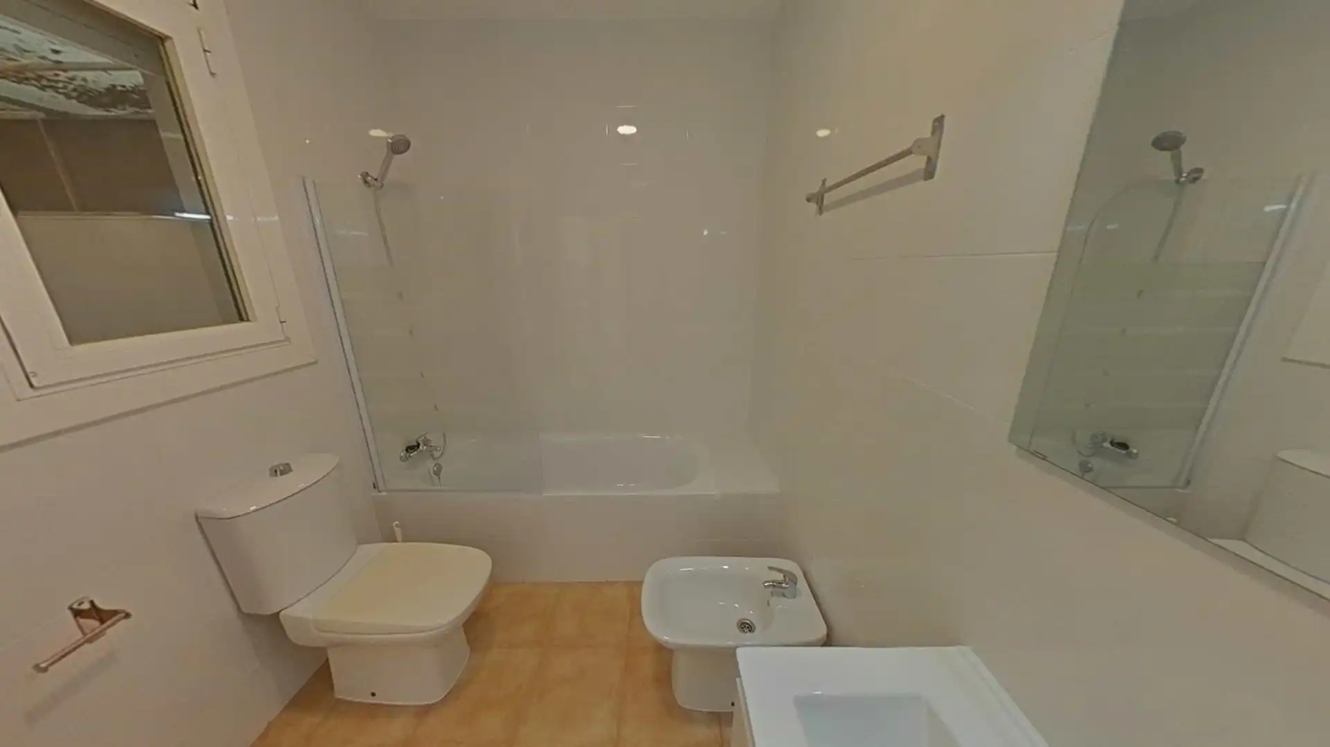 Baño de Piso en venta en Mollet del Vallès con Calefacción y Balcón