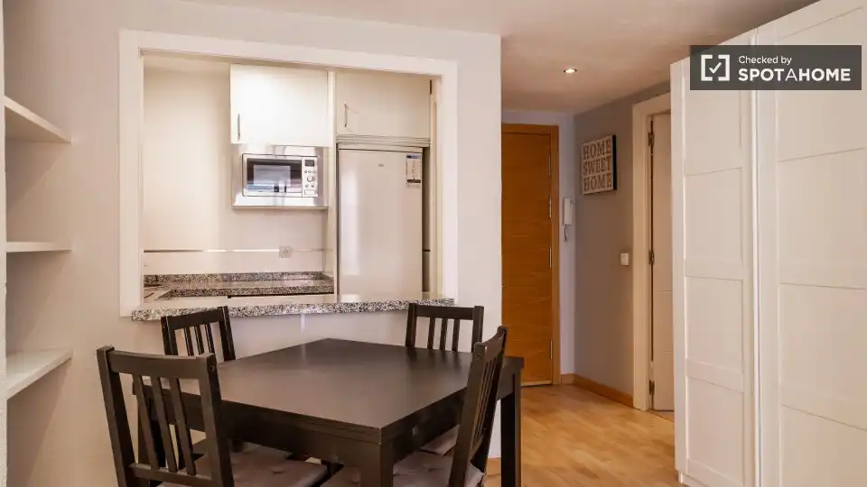 Wohnung zur Miete in Ciudad Jardín