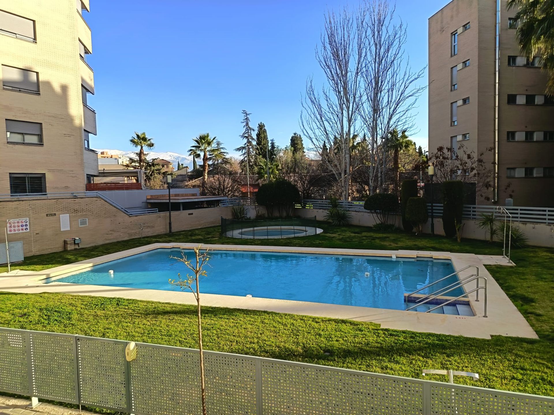 Piscina de Piso en venta en  Granada Capital con Aire acondicionado, Calefacción y Terraza