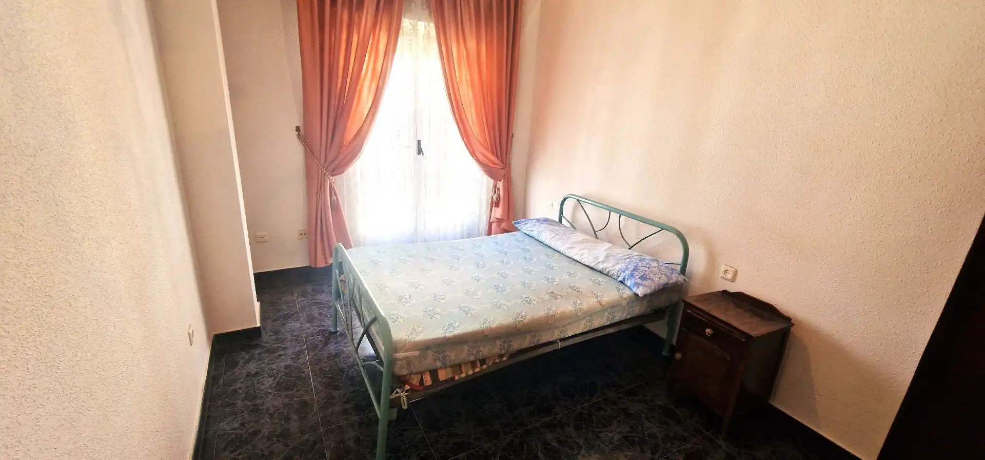 Habitación de Piso en venta en Aldeanueva de la Vera con Aire acondicionado, Terraza y Amueblado