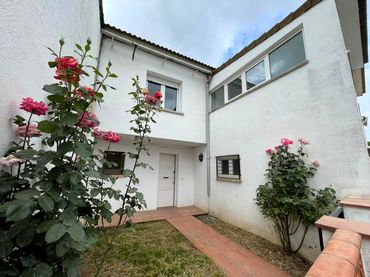 Casa en venta en Carrer de Josep Maria de Sagarra 6