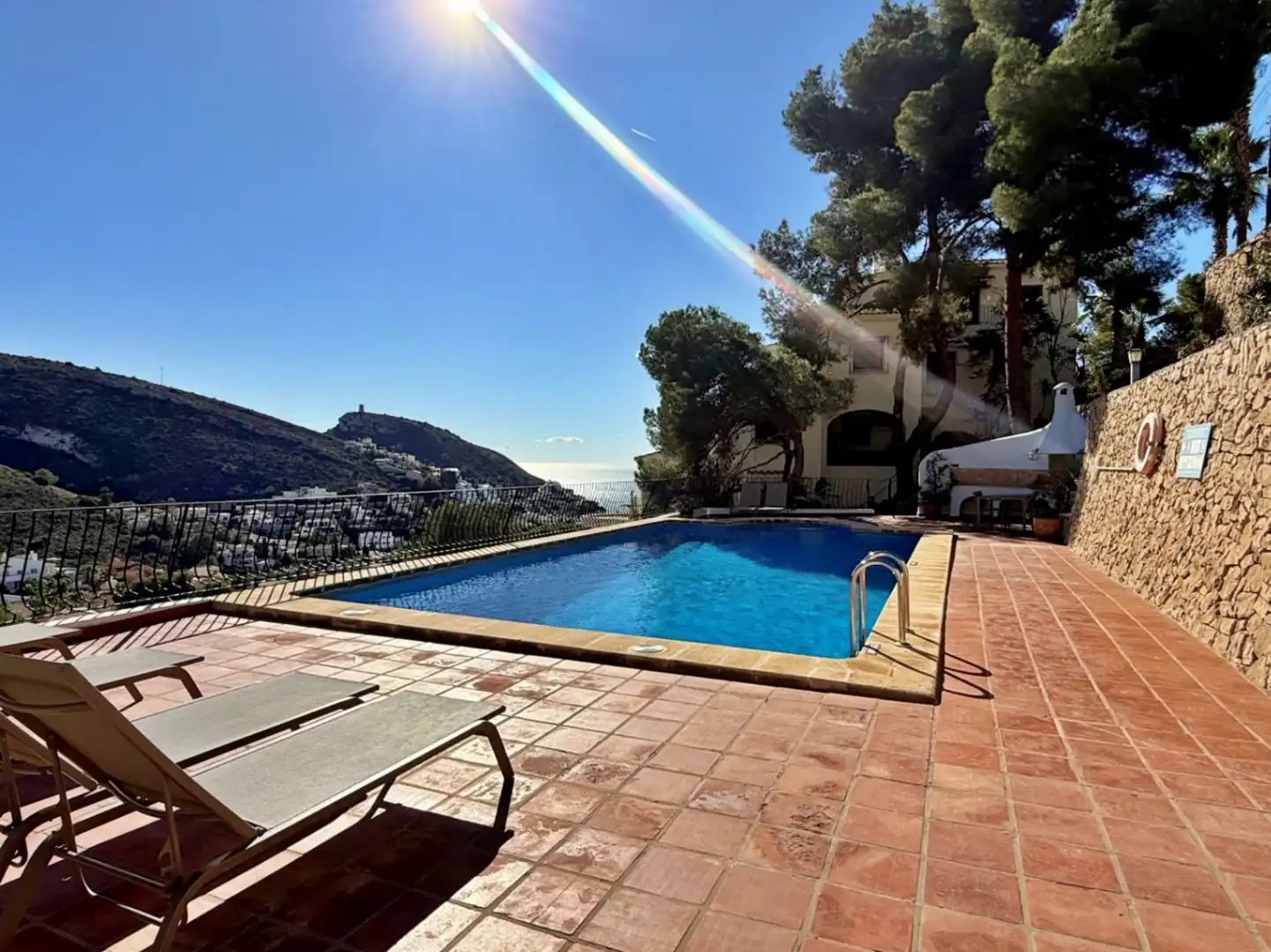 Schwimmbecken von Wohnungen zum Verkauf in Moraira mit Klimaanlage, Heizung und Terrasse