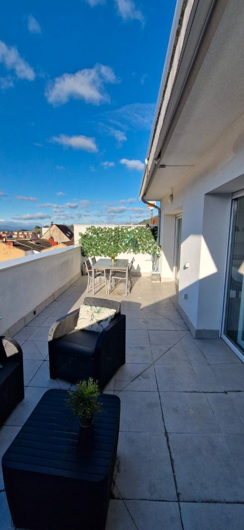 Terrassa de Àtic en venda en Oviedo  amb Calefacció, Terrassa i Traster