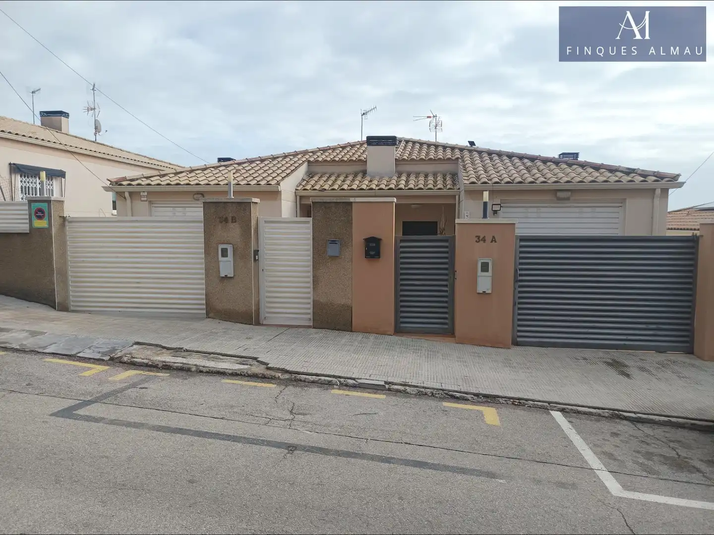 Vista exterior de Casa adosada en venta en Calafell con Calefacción, Jardín privado y Trastero
