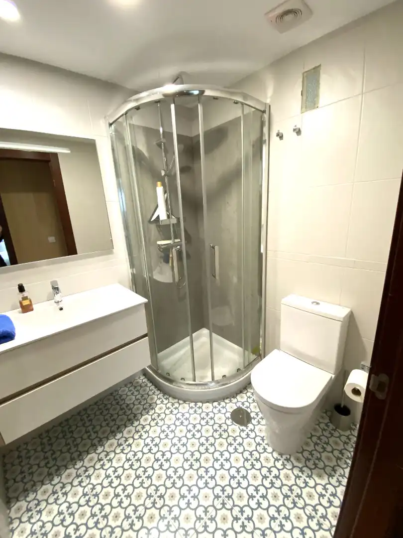 Baño de Piso en venta en Gijón  con Calefacción, Parquet y Trastero