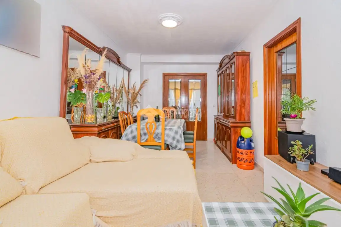 Piso en venta en Lucena con Aire acondicionado