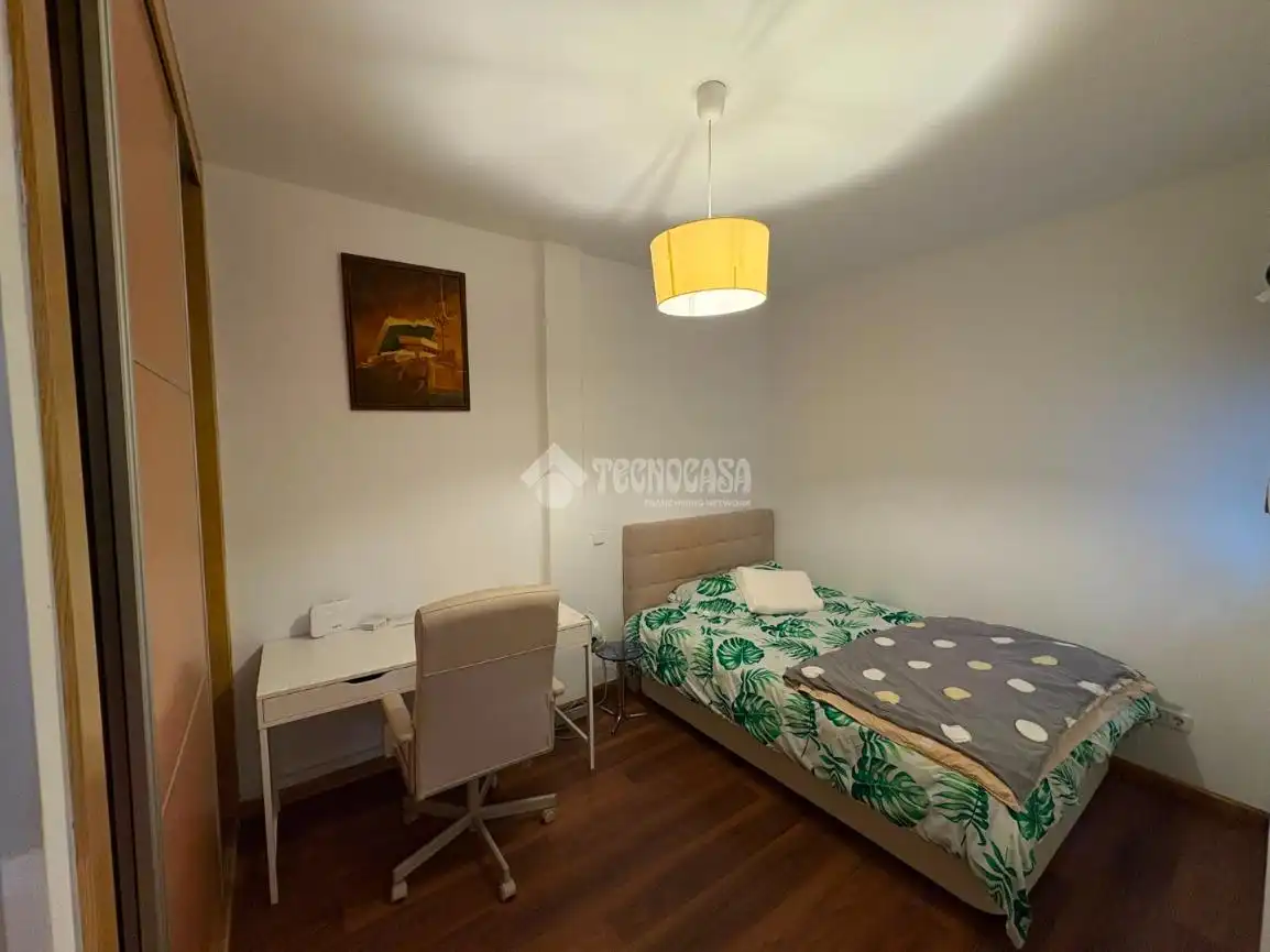 Bedroom of Flat for sale in Madrid  with Air Conditioner and Furnished