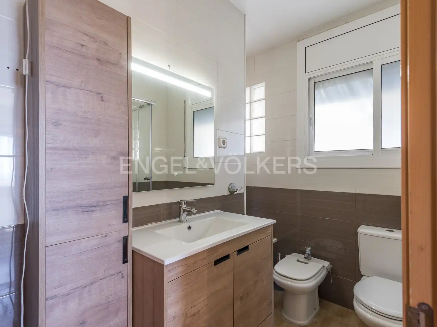 Bany de Casa o xalet en venda en Barcelona amb Calefacció, Terrassa i Piscina