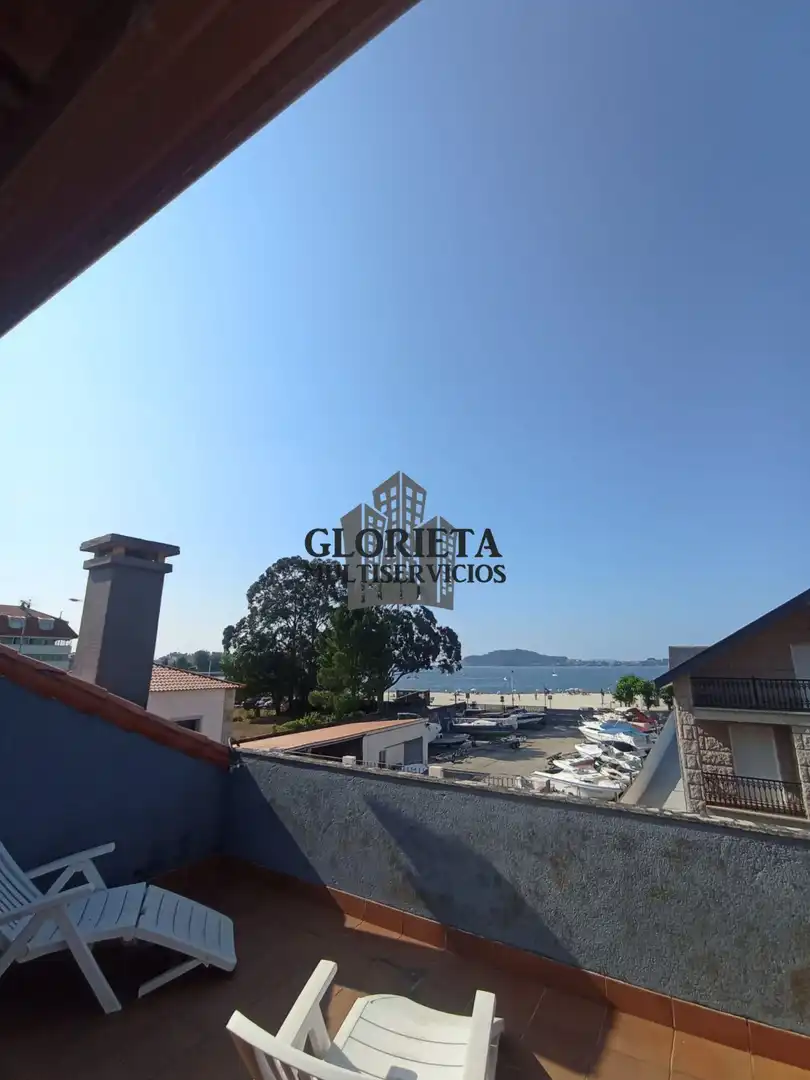 Vista exterior de Casa adosada en venta en Baiona con Calefacción, Parquet y Terraza
