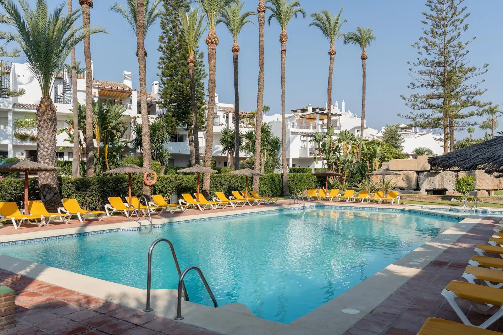 Exterior view of Attic for sale in Marbella  with Air Conditioner, Terrace and Swimming Pool