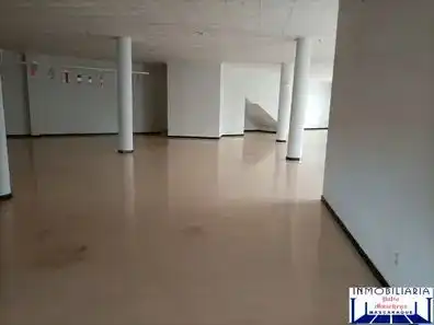 Business premises to rent in Mora
