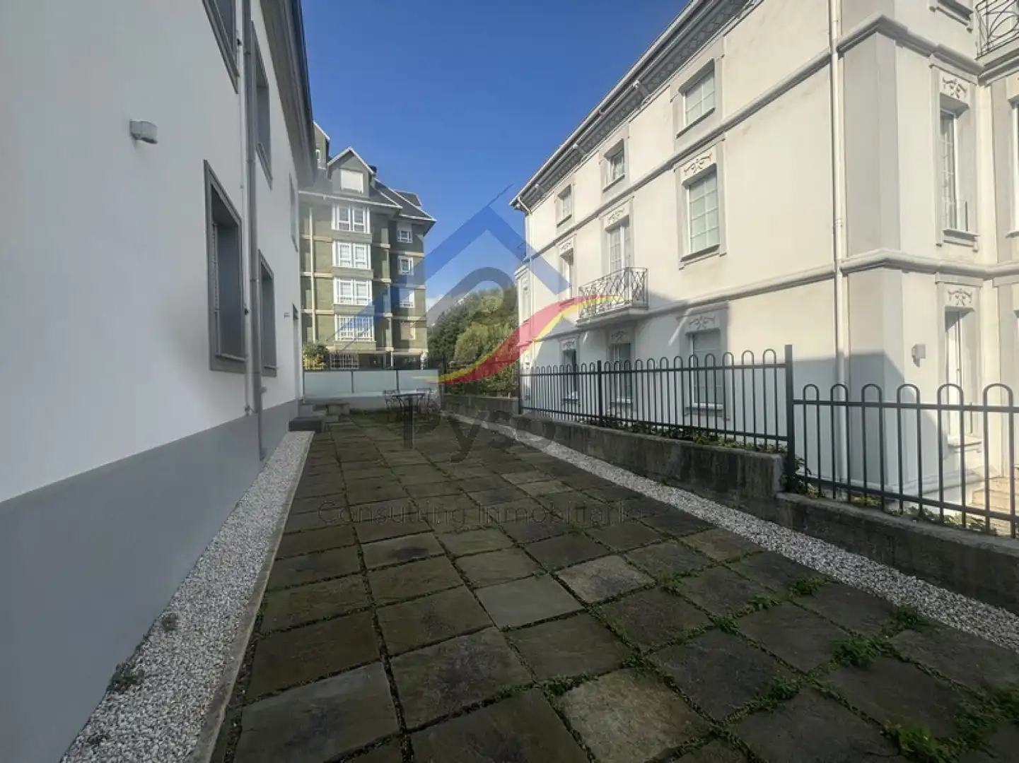 Vista exterior de Pis de lloguer en Santander amb Calefacció, Jardí privat i Parquet