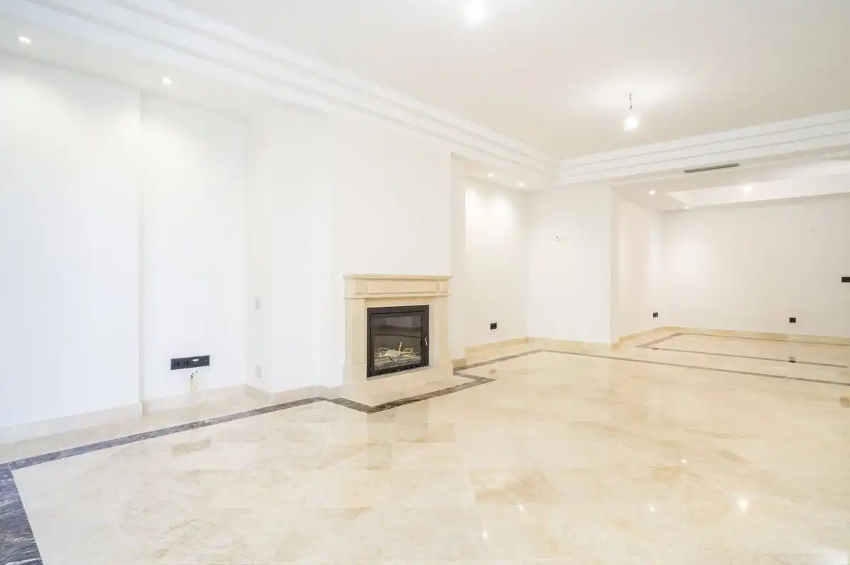 Planta baixa en venda en Marbella amb Aire condicionat, Calefacció i Jardí privat