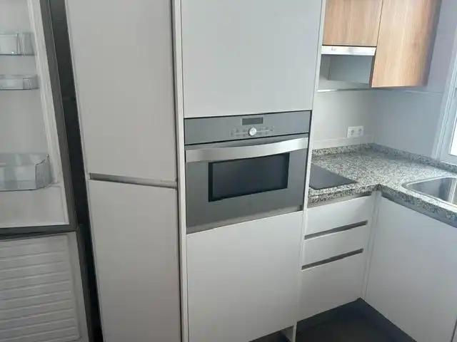 Cuina de Pis de lloguer en Córdoba amb Aire condicionat i Moblat