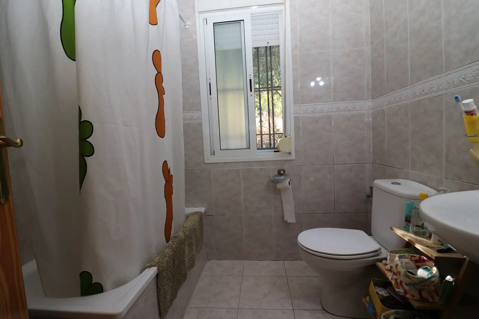 Bany de Finca rústica en venda en Aljaraque amb Jardí privat, Piscina i Moblat