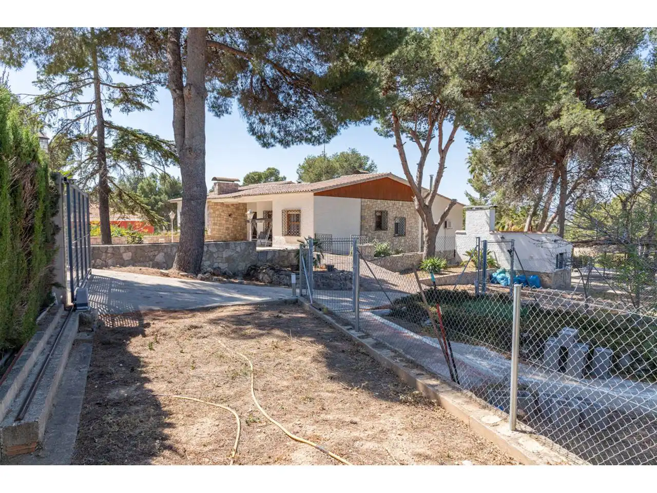 Vista exterior de Casa o chalet en venta en Godelleta con Aire acondicionado, Calefacción y Jardín privado