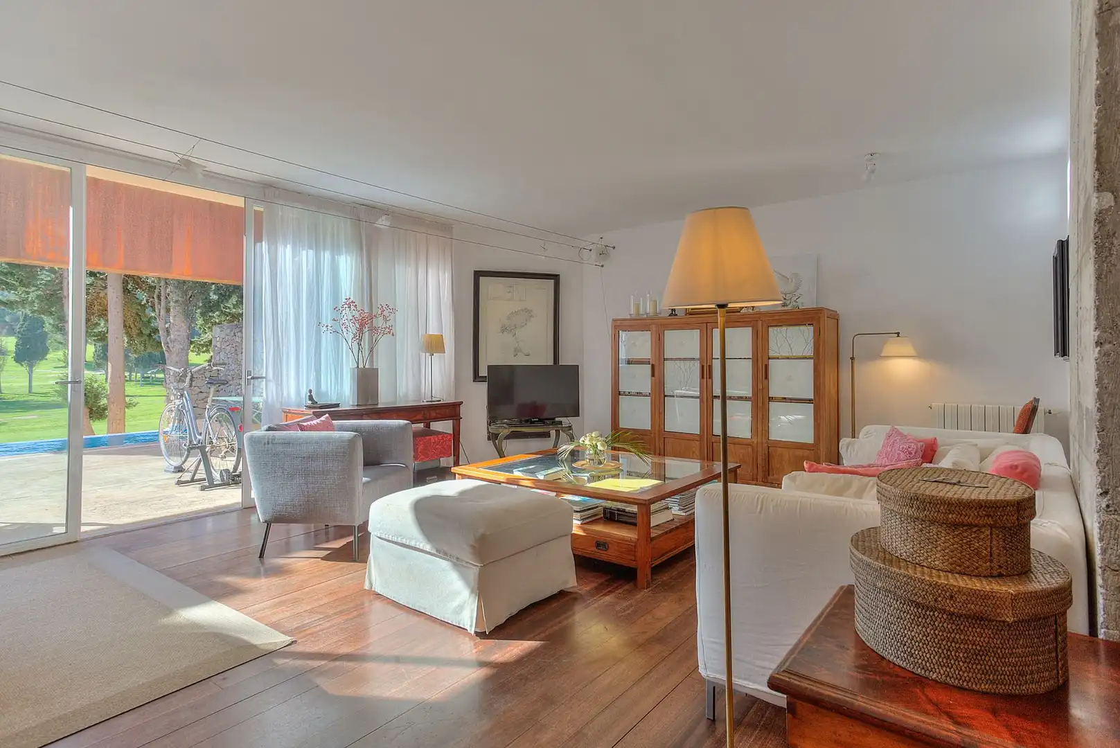 Sala d'estar de Casa adosada en venda en Santa Eulària des Riu amb Aire condicionat, Calefacció i Jardí privat