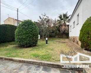 Vista exterior de Casa o xalet en venda en Castellar del Vallès amb Aire condicionat, Calefacció i Jardí privat