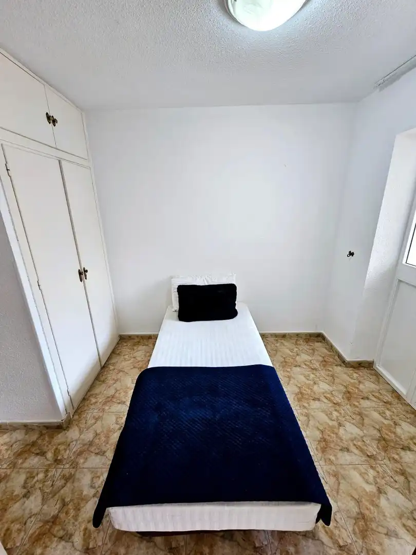 Dormitori de Apartament en venda en Fuengirola amb Terrassa