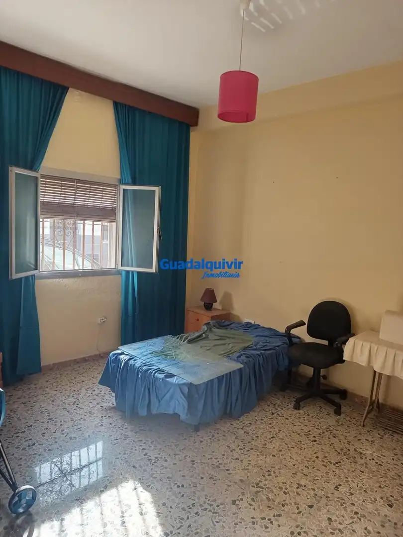 Dormitori de Casa o xalet en venda en Sevilla
