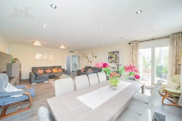 Villa avec piscine à vendre à Calle de las Ciencias 16, imagen 2