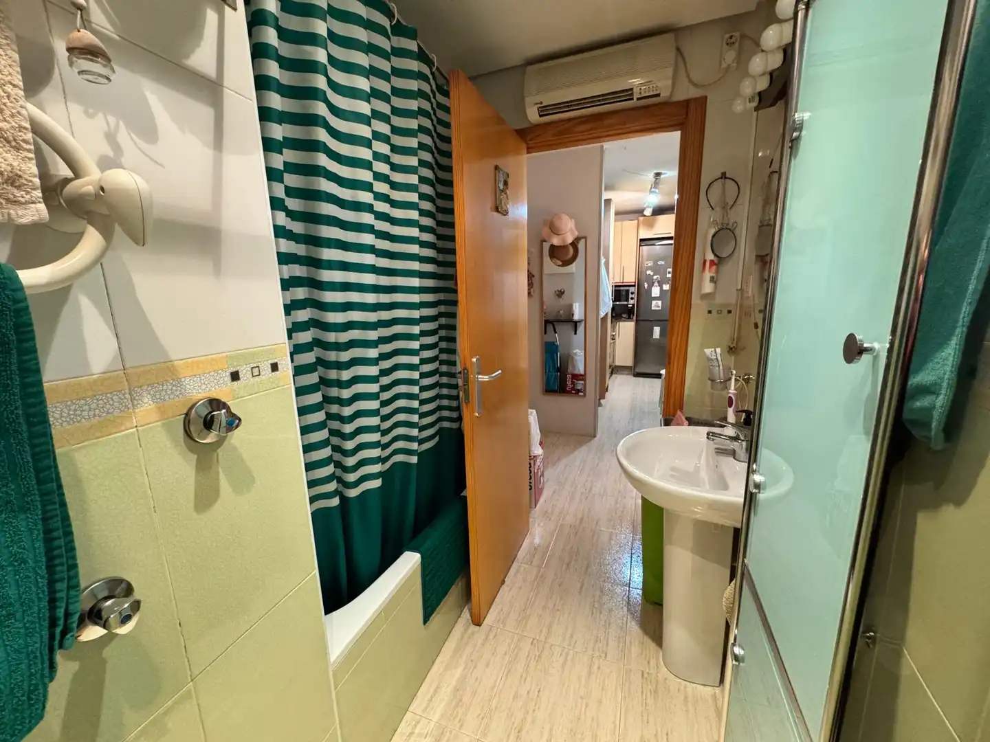 Baño de Piso en venta en Murcia con Amueblado, Horno y Lavadora