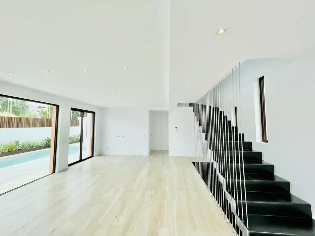 Houses for sale in Santa Eulària des Riu  with Air Conditioner, Heating and Private garden