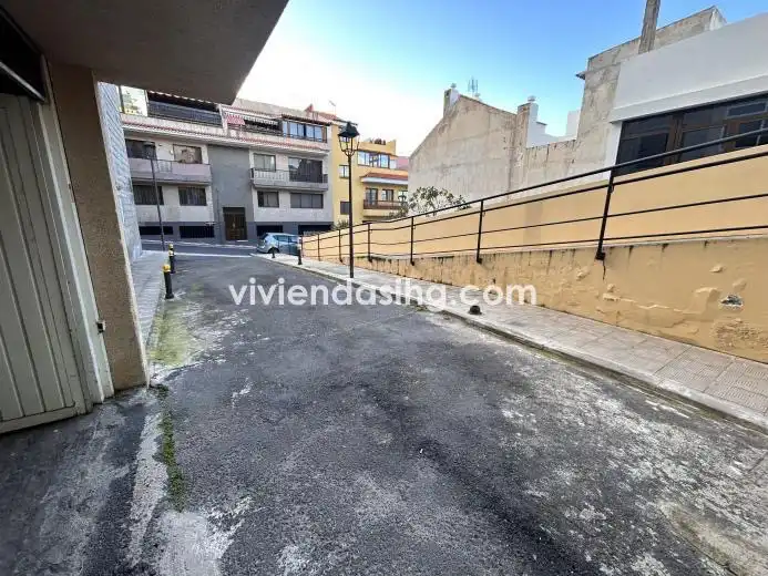 Vista exterior de Garatge en venda en Los Realejos