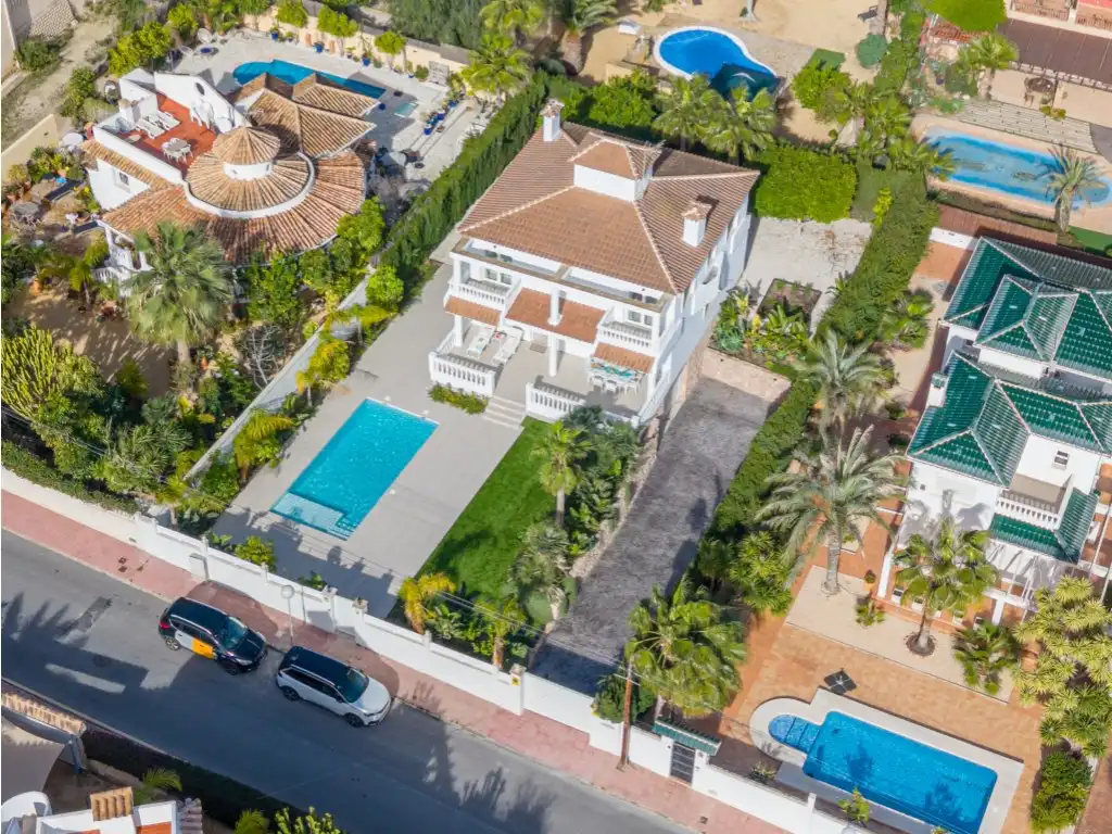 Exterior view of Houses for sale in El Campello  with Air Conditioner, Private garden and Swimming Pool