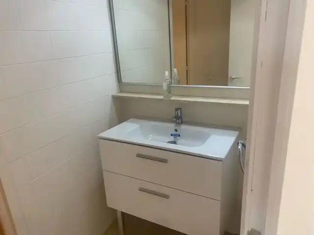 Bany de Oficina de lloguer en Barcelona amb Aire condicionat i Calefacció