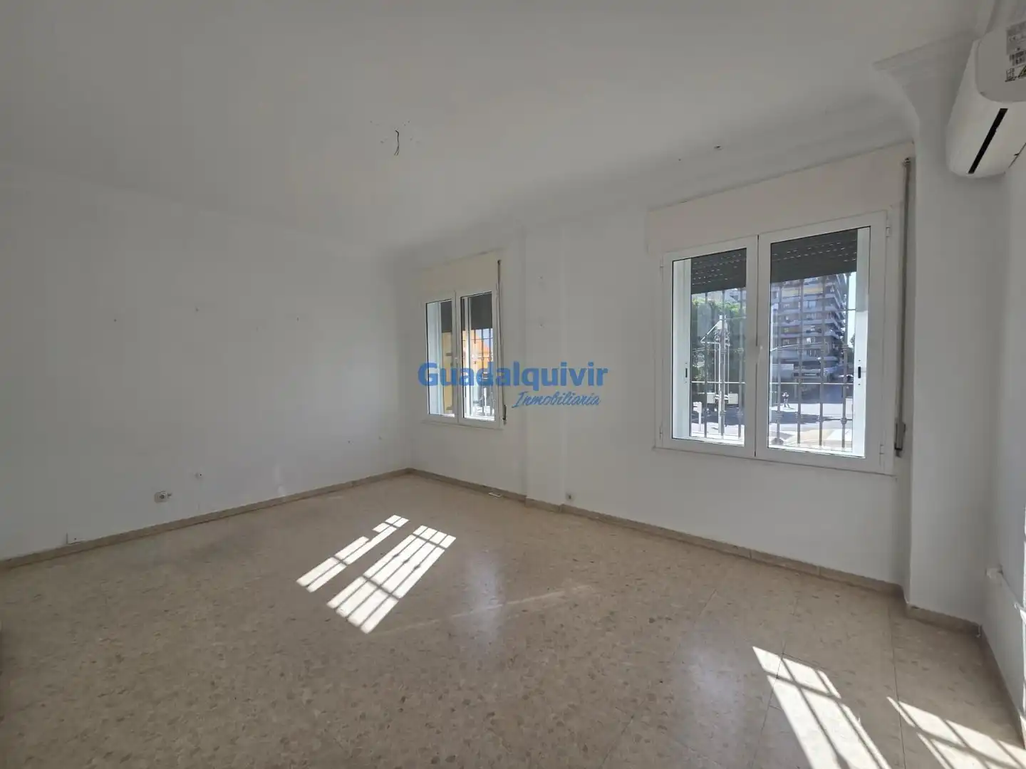Wohnung zur Miete in EDUARDO DATO, La Buhaira