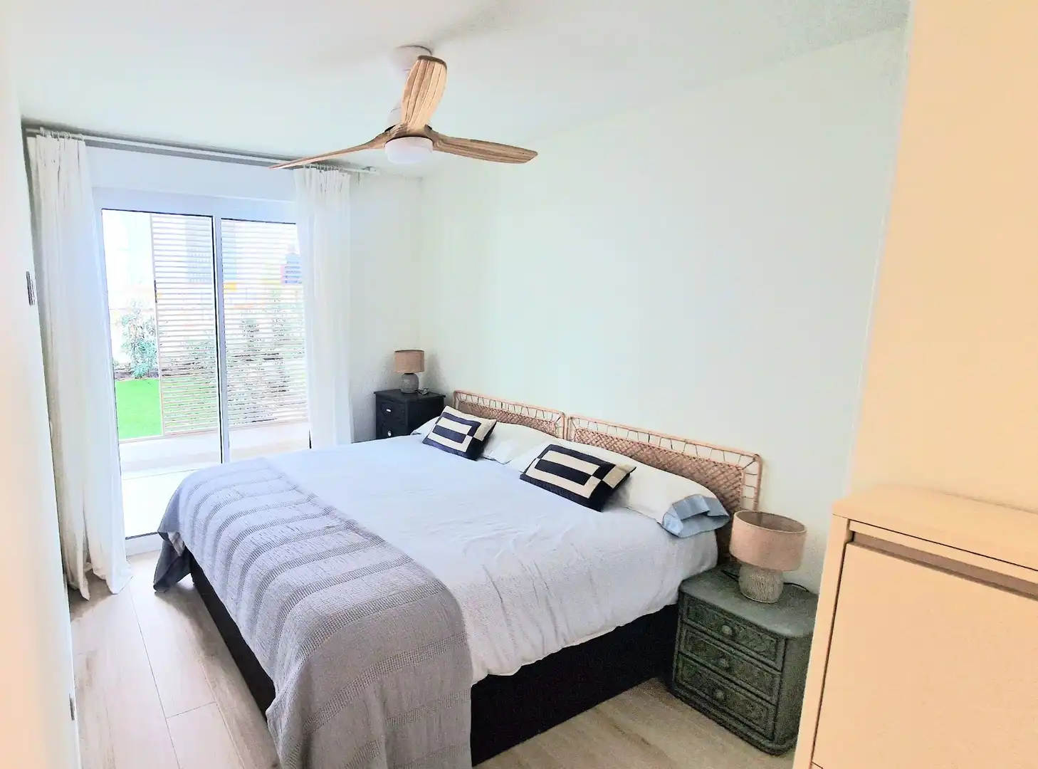 Schlafzimmer von Wohnungen zur Miete in Jávea / Xàbia mit Klimaanlage, Heizung und Privatgarten