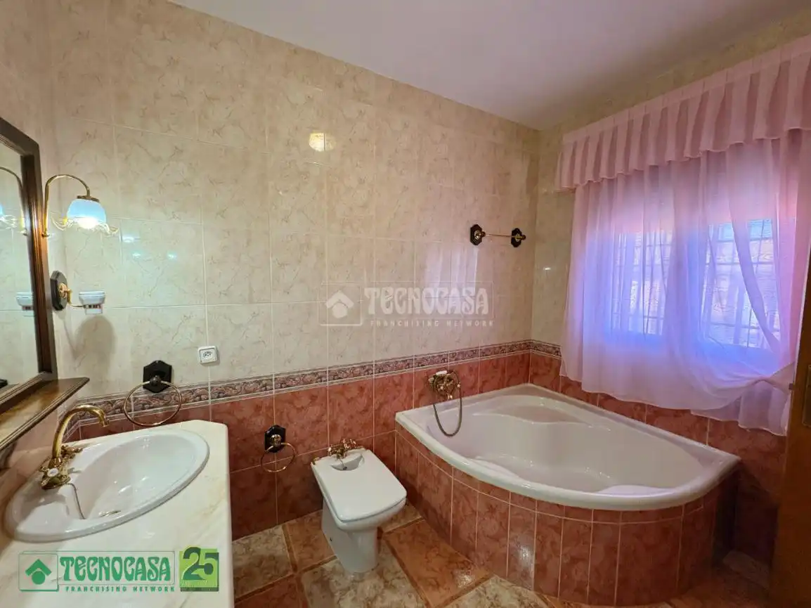 Baño de Casa o chalet en venta en Dosbarrios con Calefacción