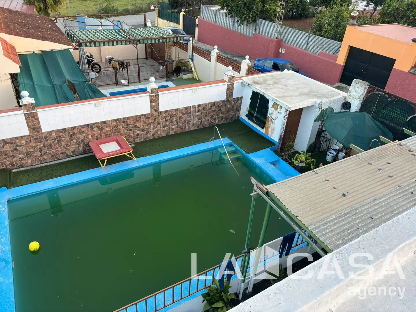 Piscina de Casa o xalet en venda en Alcalá de Guadaira amb Traster