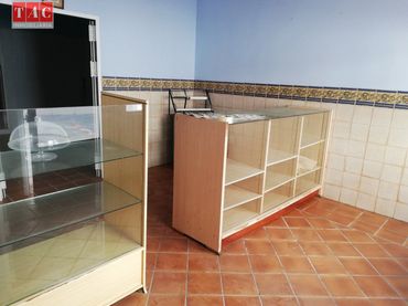 Locale commerciale in affitto a Lepe