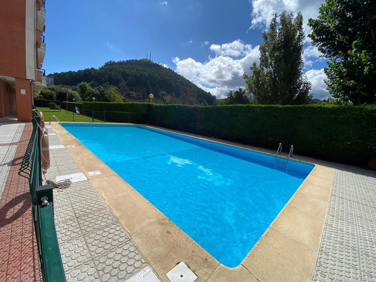 Piscina de Àtic en venda en Castro-Urdiales amb Calefacció, Parquet i Terrassa