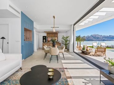 House with pool for sale in Calle Solana
