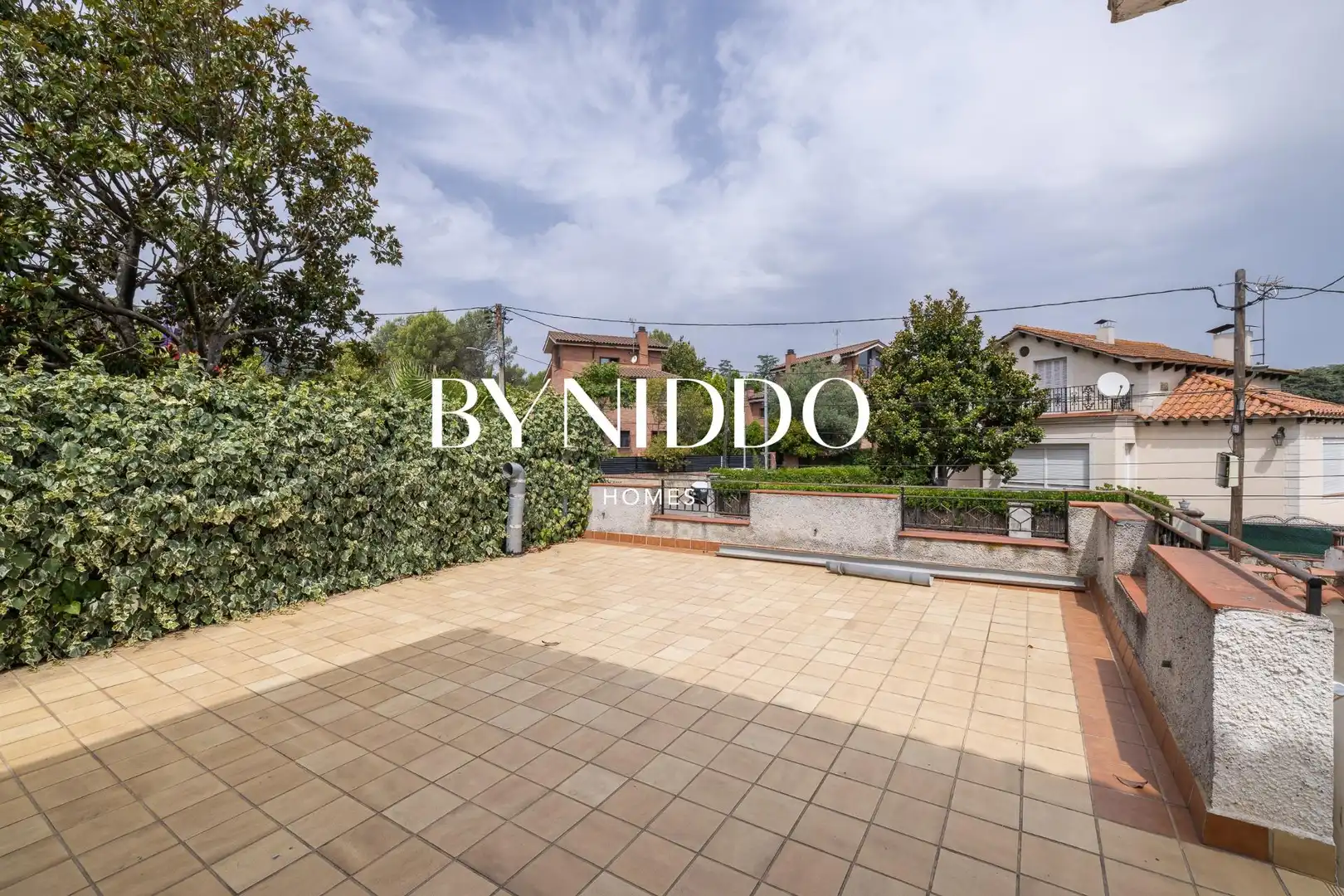 Jardí de Casa o xalet en venda en Sant Cugat del Vallès amb Jardí privat, Terrassa i Traster