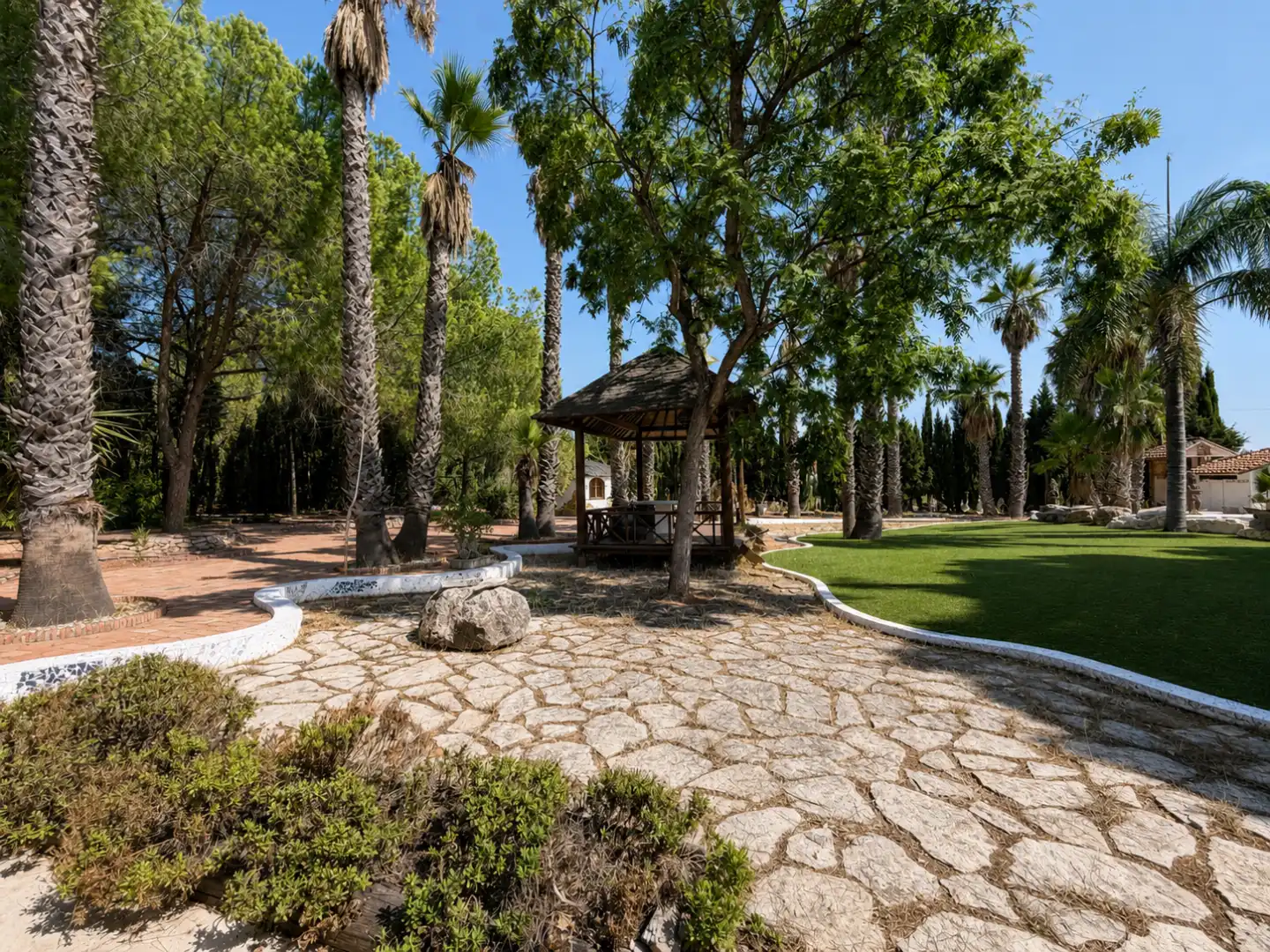 Garden of Houses for sale in Bétera  with Air Conditioner, Heating and Swimming Pool