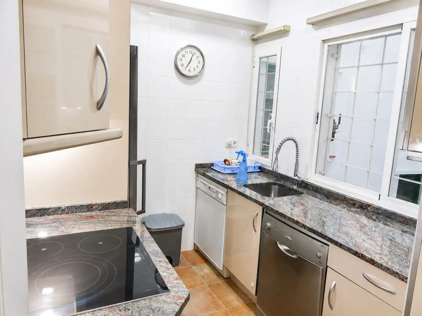 Cocina de Piso de alquiler en Madrid con Aire acondicionado, Calefacción y Amueblado