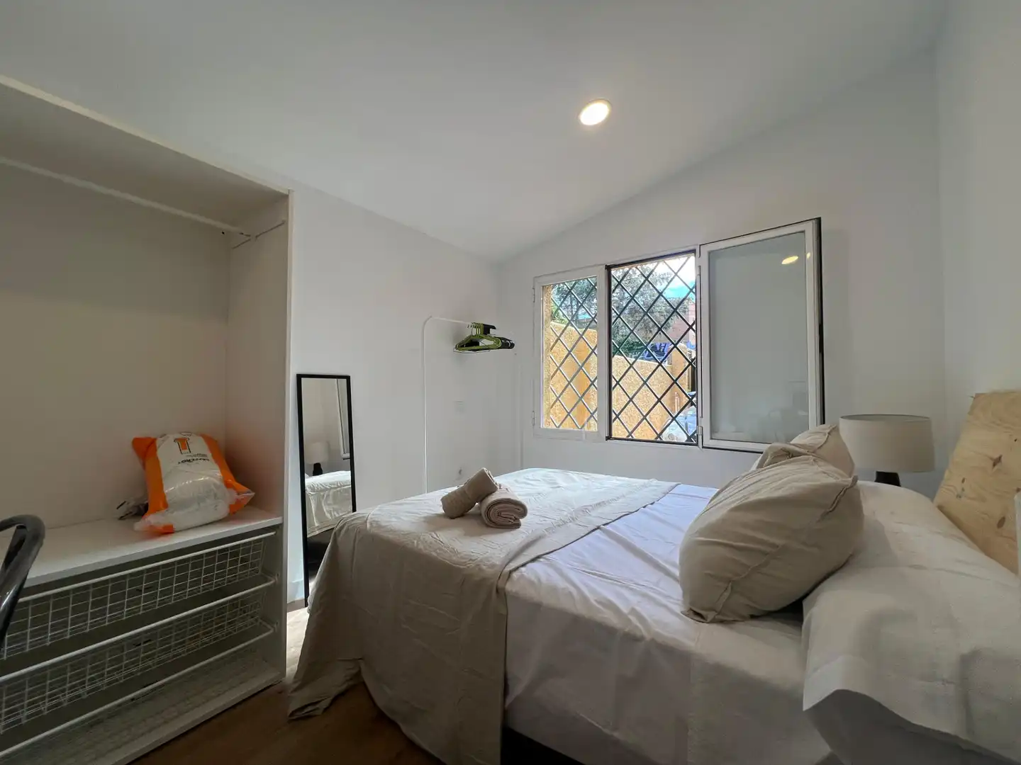 Dormitori de Casa o xalet per a compartir en Madrid amb Aire condicionat, Calefacció i Jardí privat