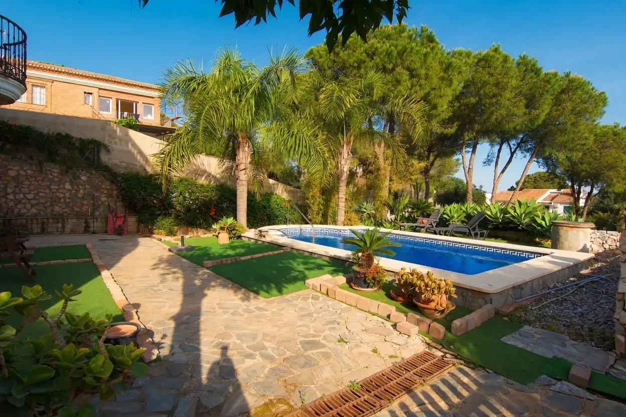 Piscina de Casa o chalet en venta en Alhaurín de la Torre con Jardín privado, Terraza y Trastero